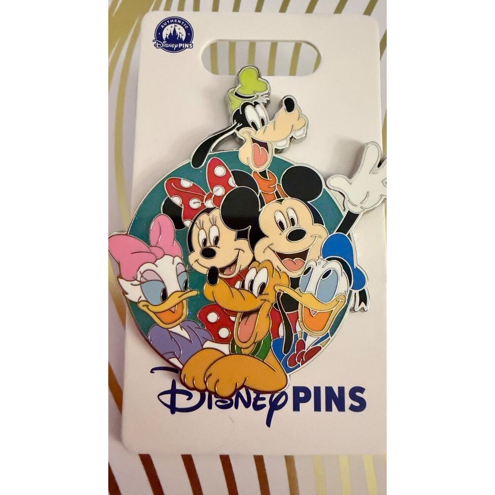NEW Disney Parks 2025 Mickey & Friends "Fab 5" Character Cluster Pin - Picture 2 of 3